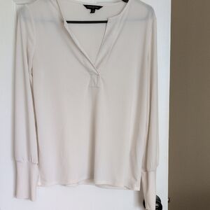 Banana Republic Soft Cream Split V‑Neck Long Sleeve Blouse
